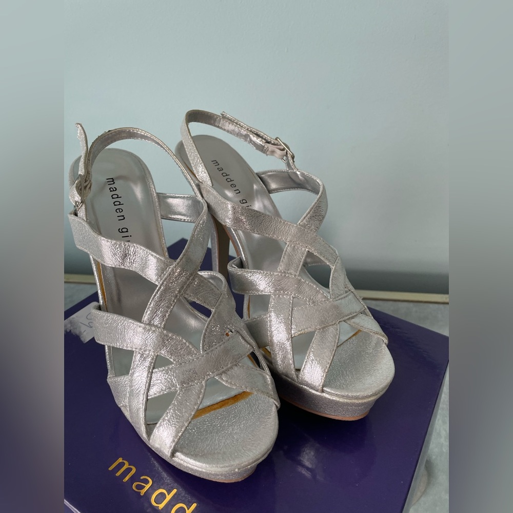 Madden Girl Silver Heels, size 8
